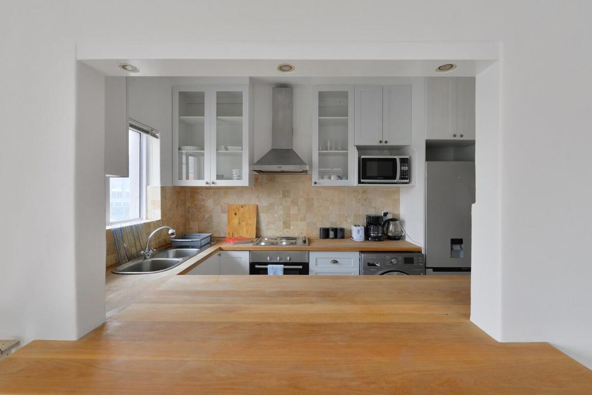 Apartment Charming 2-bed Sea Point Retreat Mountain Views Cape Town
